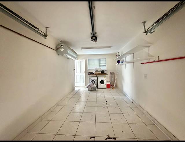 3 BEDROOM TOWNHOUSE FOR SALE IN JEFFREYS BAY CENTRAL
